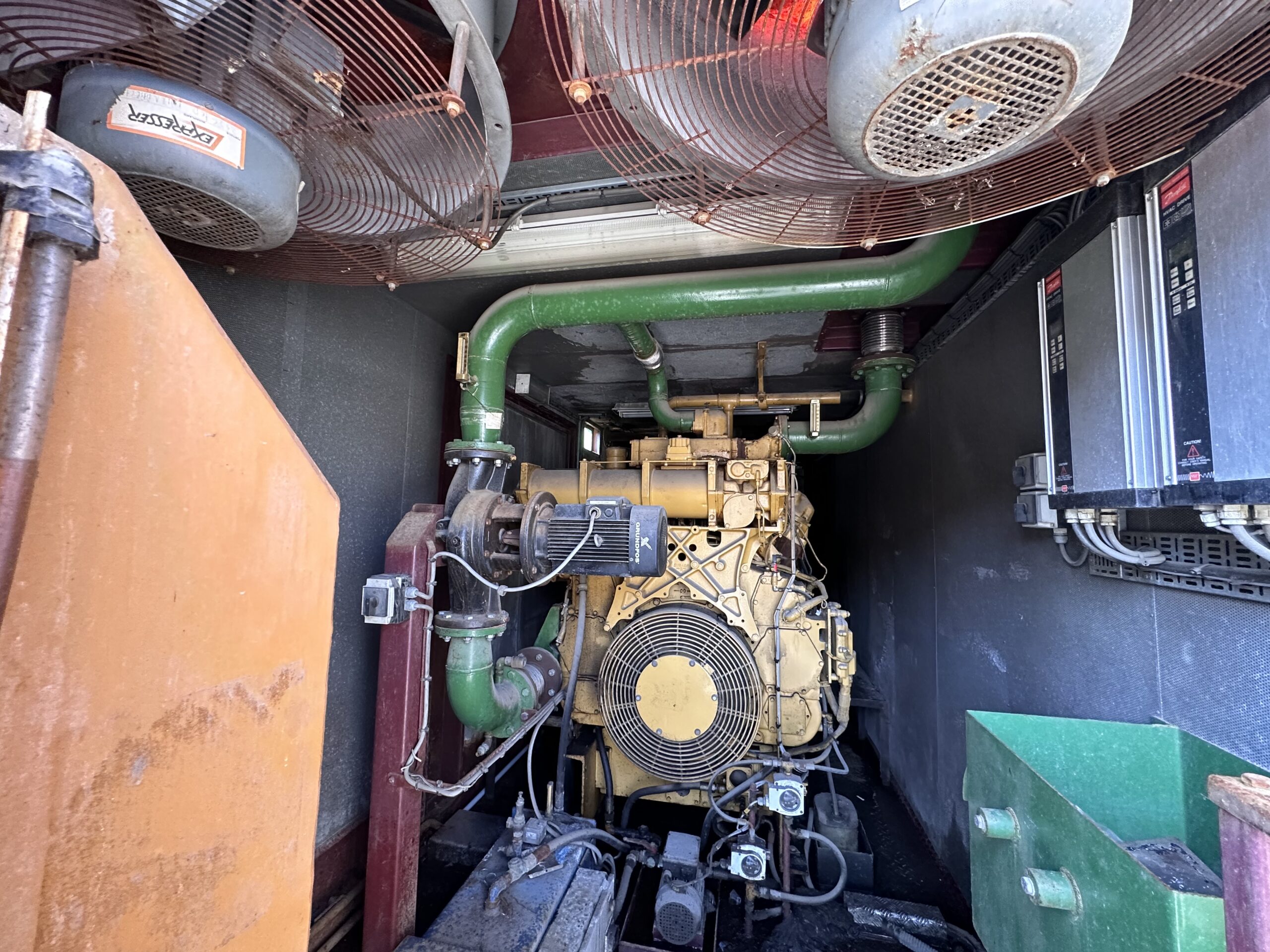 Caterpillar-3516-containerized-gas-genset