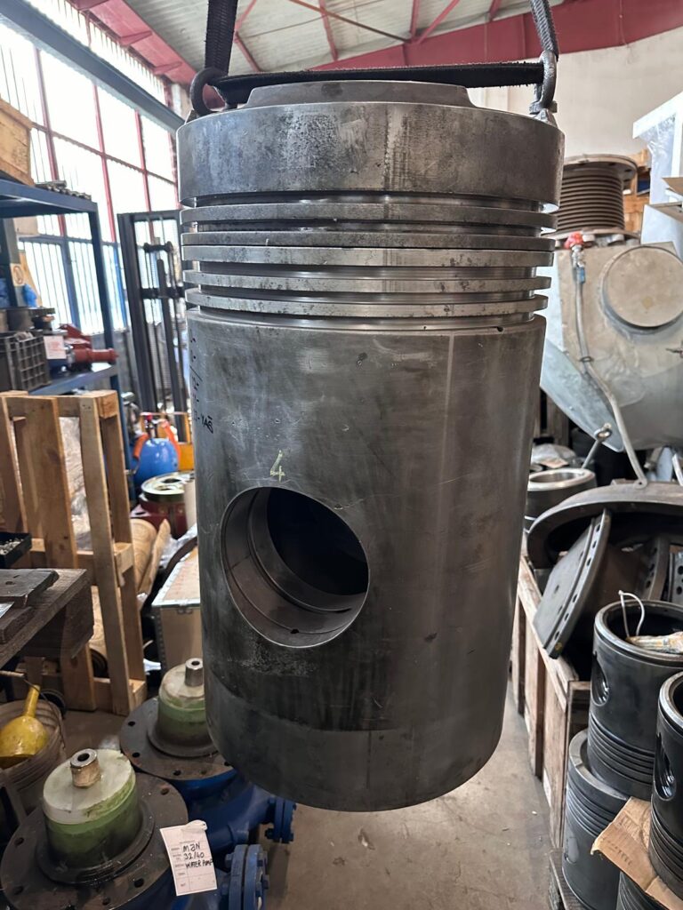 MaK 551 Piston
